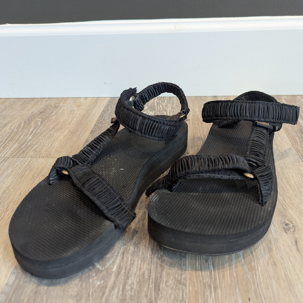Teva Size 9 Ruched Black Satin Midform Satinya Women's Sandals